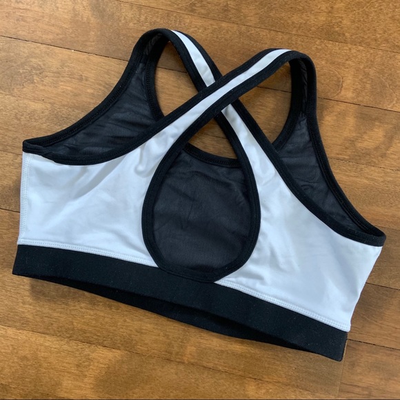 Lululemon wht/blk sports bra cross straps keyhole - Picture 3 of 5